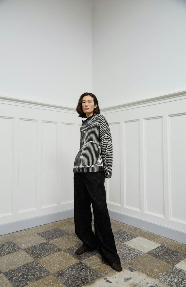 Yelena High Neck Pullover